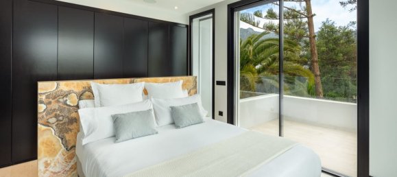 5 bedrooms Villa in Marbella Golden Mile, Spain No. 4710 25