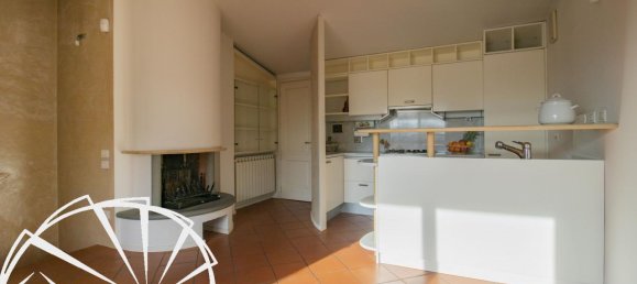 5 rooms Apartment in Prato, Italy No. 139658 10