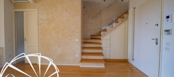 5 rooms Apartment in Prato, Italy No. 139658 5