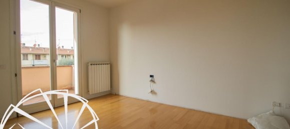 5 rooms Apartment in Prato, Italy No. 139658 16