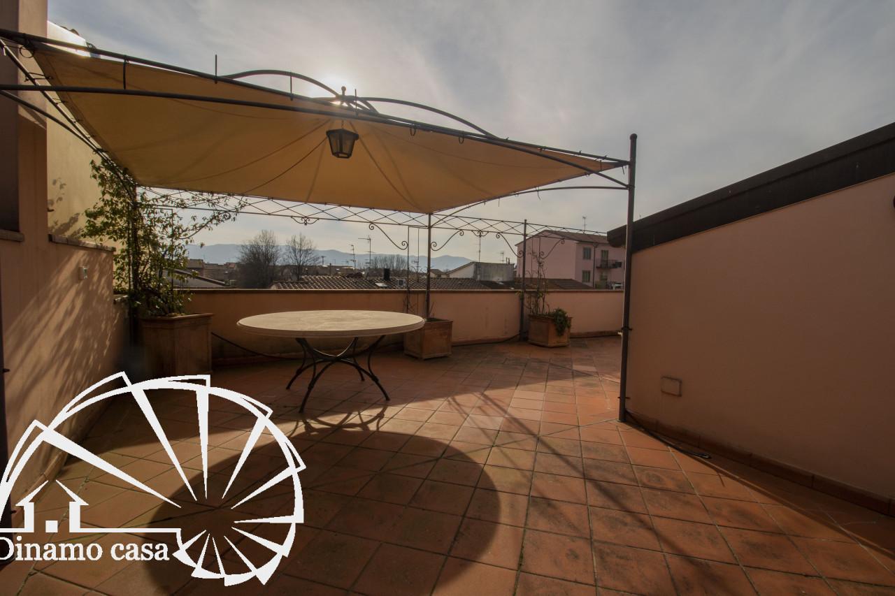 5 rooms Apartment in Prato, Italy No. 139658