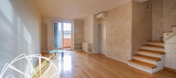 5 rooms Apartment in Prato, Italy No. 139658 3