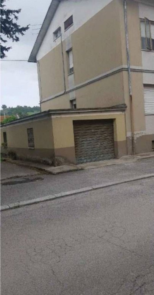 3 bedrooms Apartment in Tolentino, Italy No. 343853