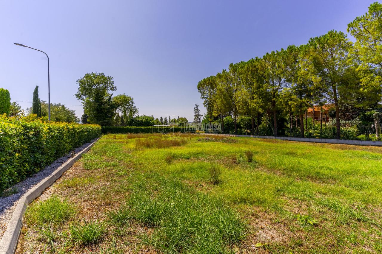 Terrain à Macerata, Italy 1763m² No. 231814