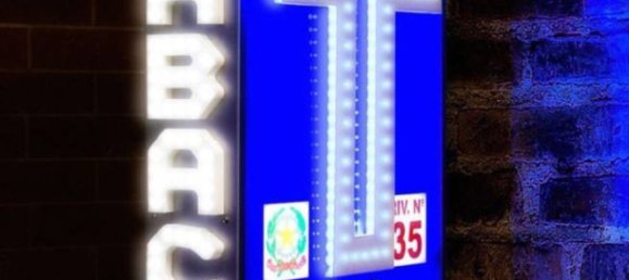 2 rooms Commercial property in Genoa, Italy No. 82019 9