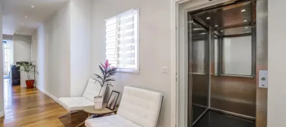 254m² Office in Cannes, France No. 290127 4