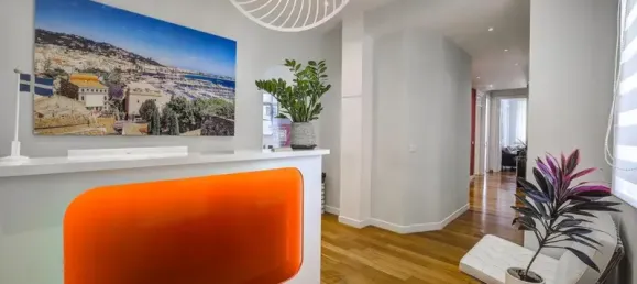 254m² Office in Cannes, France No. 290127 3