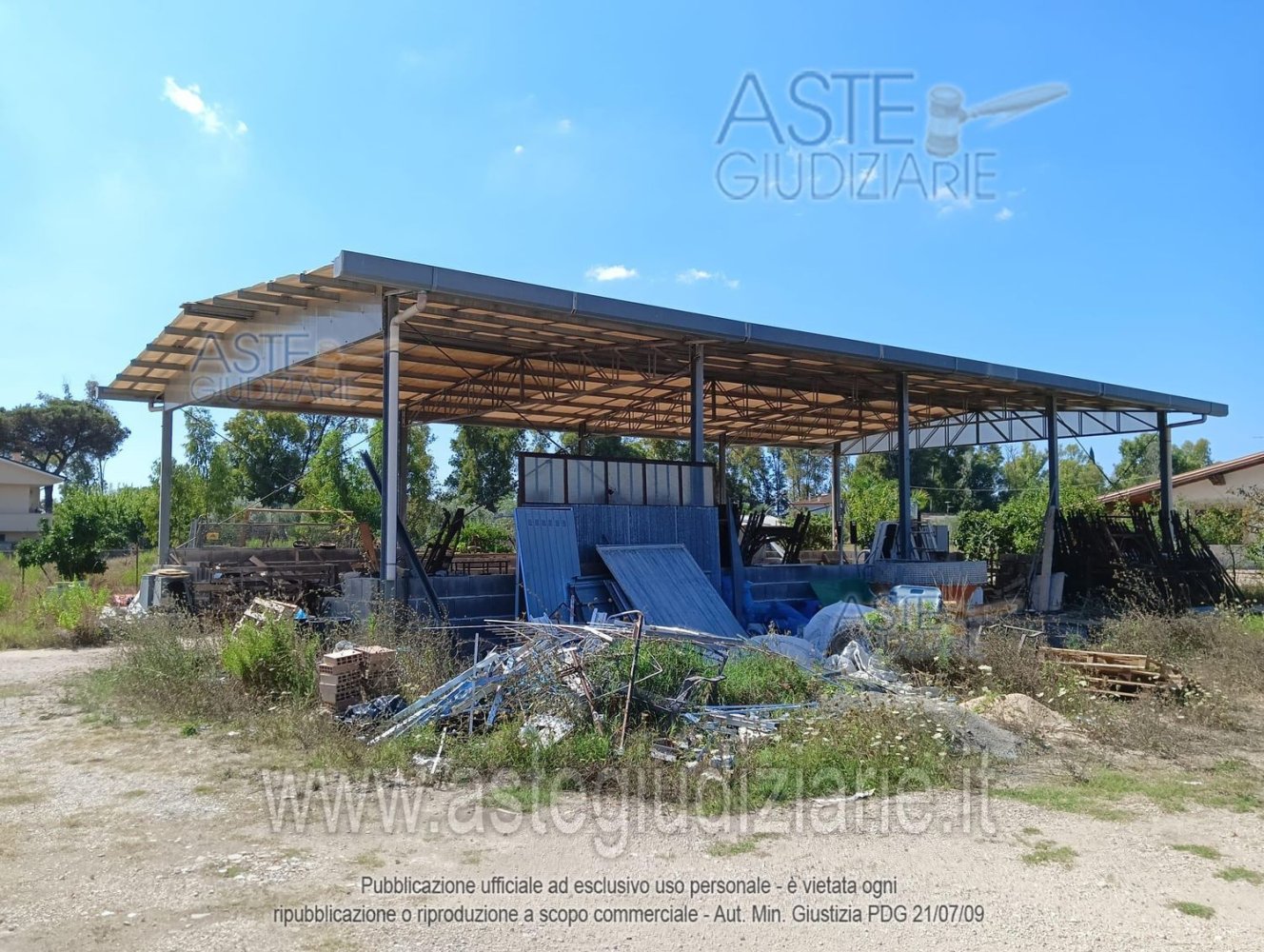 Дом с 11 комнатами в Латина, Италия № 97784