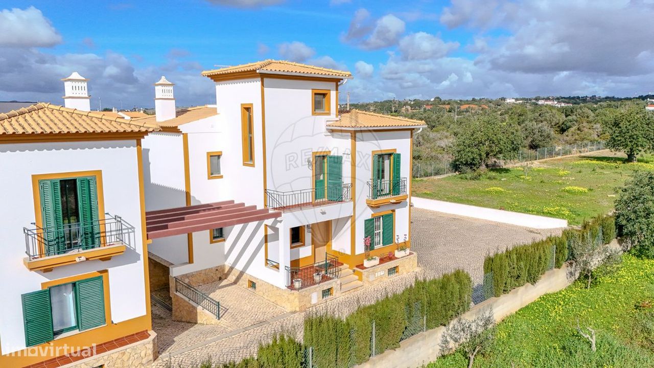 Villa T4 em Ferreiras, Portugal N.º 16952