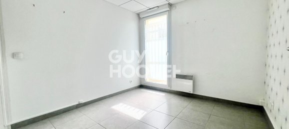 5 rooms Apartment in Massy, France No. 130336 6