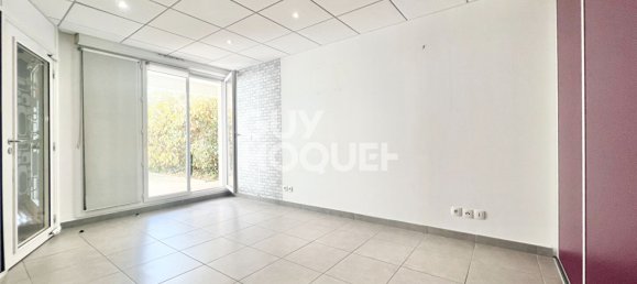 5 rooms Apartment in Massy, France No. 130336 3