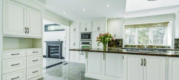 4 bedrooms House in Dundas, Canada No. 912 2