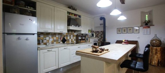 6 rooms House in Borgo Val di Taro, Italy No. 116671 34