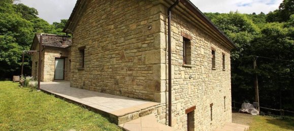 6 rooms House in Borgo Val di Taro, Italy No. 116671 3