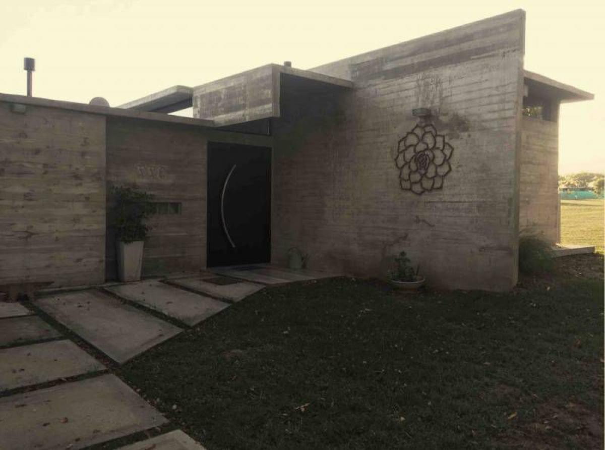 3 bedrooms House in Pilar, Argentina No. 78697