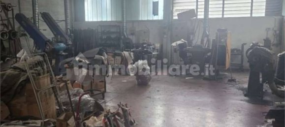 3-Zimmer Gewerbliche Immobilie in Mariano Comense, Italy, Nr. 379403 2