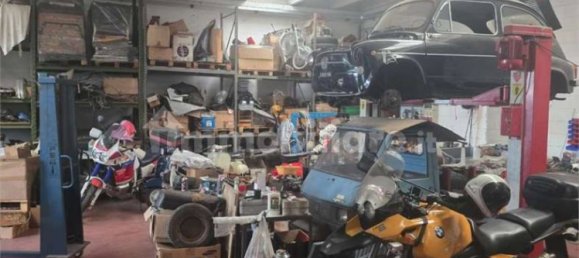 3-Zimmer Gewerbliche Immobilie in Mariano Comense, Italy, Nr. 379403 3