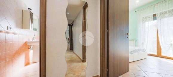 2 bedrooms Apartment in Rome, Italy No. 47728 11
