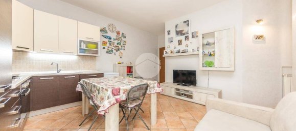 2 bedrooms Apartment in Rome, Italy No. 47728 2