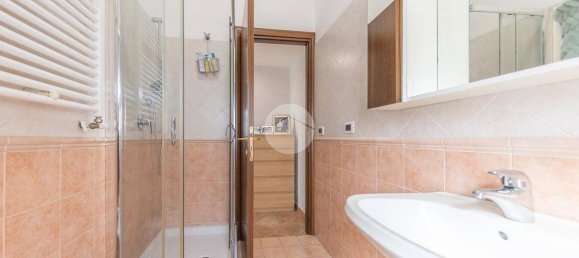 2 bedrooms Apartment in Rome, Italy No. 47728 22