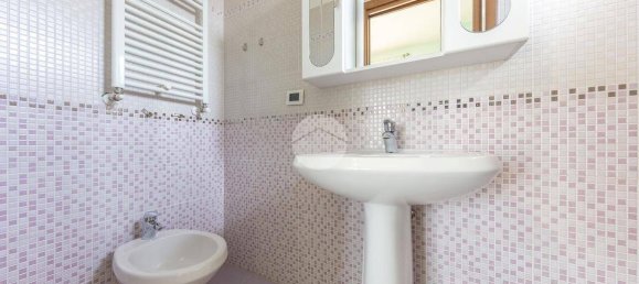 2 bedrooms Apartment in Rome, Italy No. 47728 16