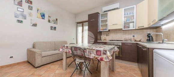 2 bedrooms Apartment in Rome, Italy No. 47728 6