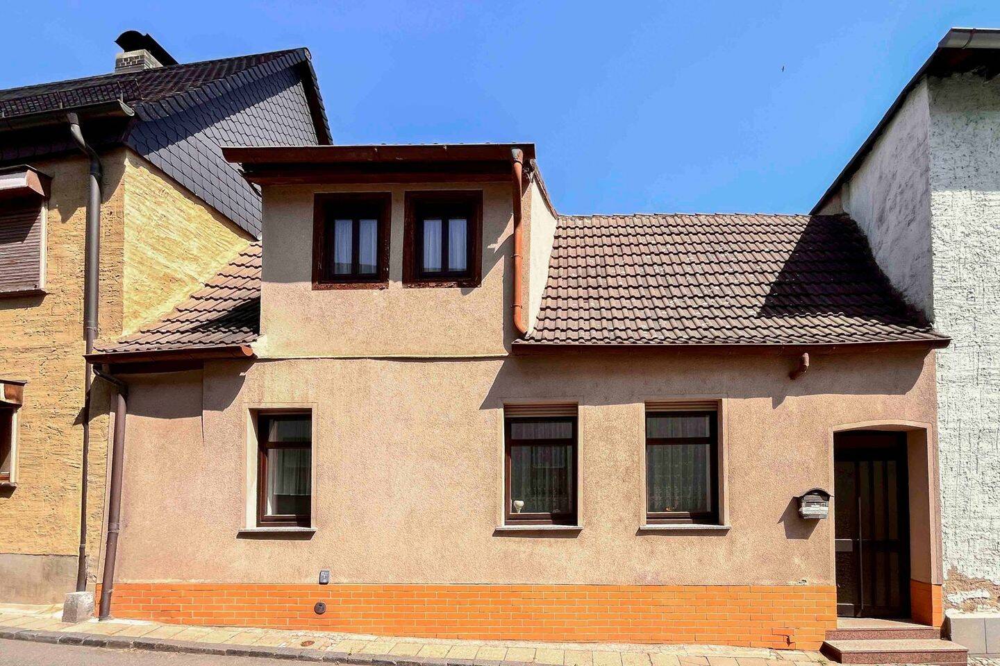 Таунхаус с 2 спальнями в Зале, Германия № 320845