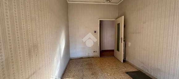 4 bedrooms Apartment in Torre Annunziata, Italy No. 381186 6