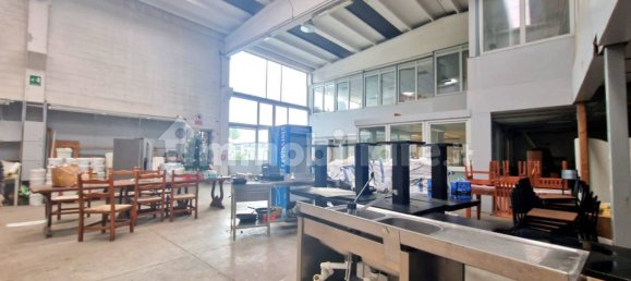 Склад 1800м² в Опера, Италия № 260252 5