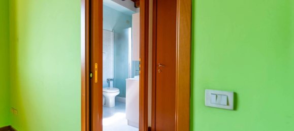 Квартира с 1 спальней в Лайнате, Италия № 330737 9