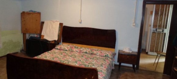 Studio in Serramazzoni, Italy No. 17227 5