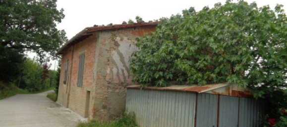 Studio in Serramazzoni, Italy No. 17227 3