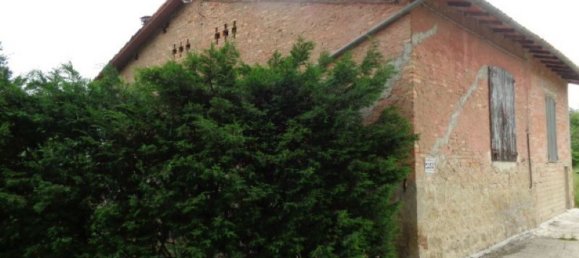 Studio in Serramazzoni, Italy No. 17227 2