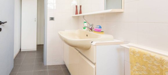 3 rooms Warehouse in Samarate, Italy No. 79882 18