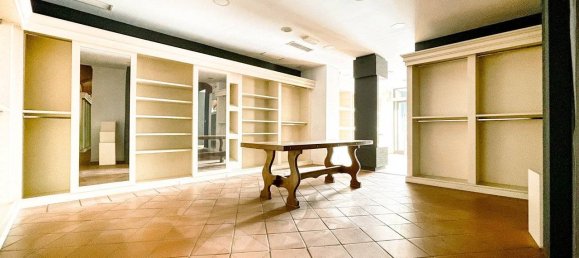 Imóvel comercial de 3 divisões em Borgomanero, Italy N.º 89574 6