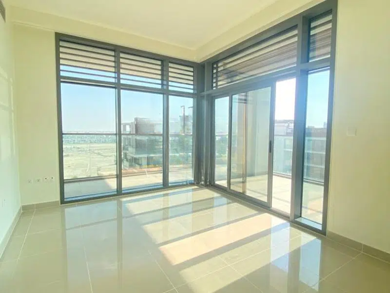 Apartamento T3 em Dubai, UAE N.º 21133