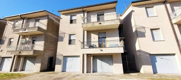 4 rooms House in Argenta, Italy No. 31990 22