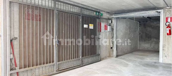 Garaje en Sesto Calende, Italy 18 m² No. 379143 3