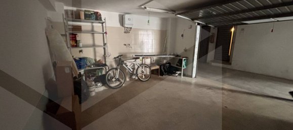 Garage in San Giovanni Rotondo, Italy, Nr. 17197 4