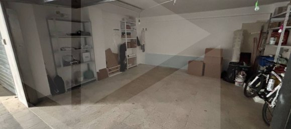 Garage in San Giovanni Rotondo, Italy, Nr. 17197 3