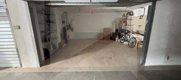Garage in San Giovanni Rotondo, Italy, Nr. 17197 2