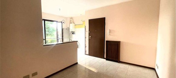 3-salle Appartement à Rovellasca, Italy No. 282456 3