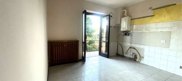 3-salle Appartement à Rovellasca, Italy No. 282456 4