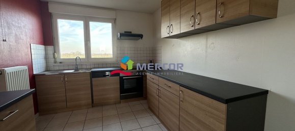 Apartamento de 4 dormitorios en Holtzheim, France No. 70205 4