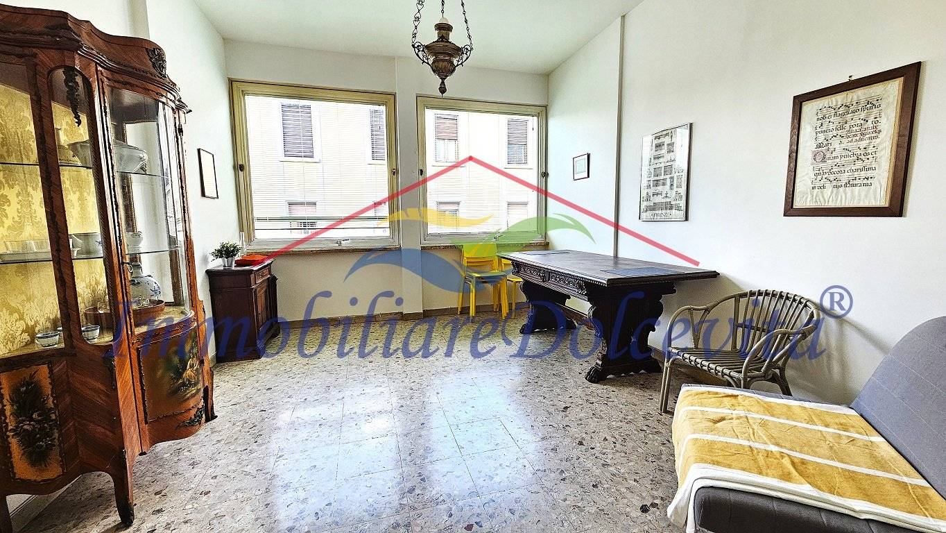 2 bedrooms Apartment in Florence, Italy No. 274539