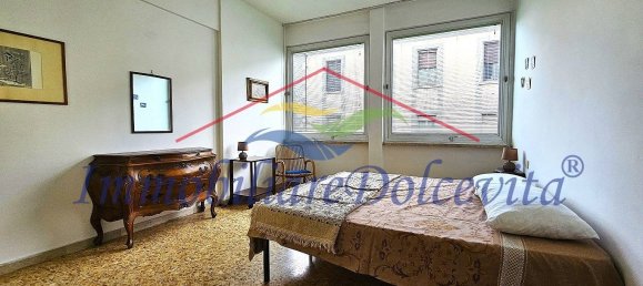 2 bedrooms Apartment in Florence, Italy No. 274539 4