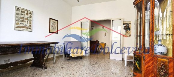 2 bedrooms Apartment in Florence, Italy No. 274539 2
