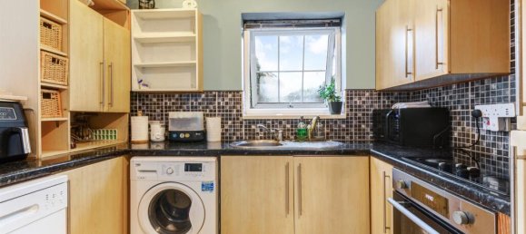 2 bedrooms Apartment in London, United Kingdom No. 9638 3