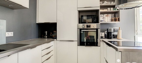 3 bedrooms Apartment in Fontenay-le-Fleury, France No. 318247 3