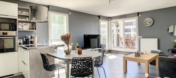 3 bedrooms Apartment in Fontenay-le-Fleury, France No. 318247 2